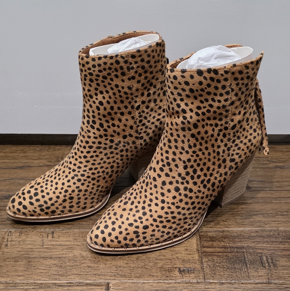 NWOT Ccocci Spotted Booties